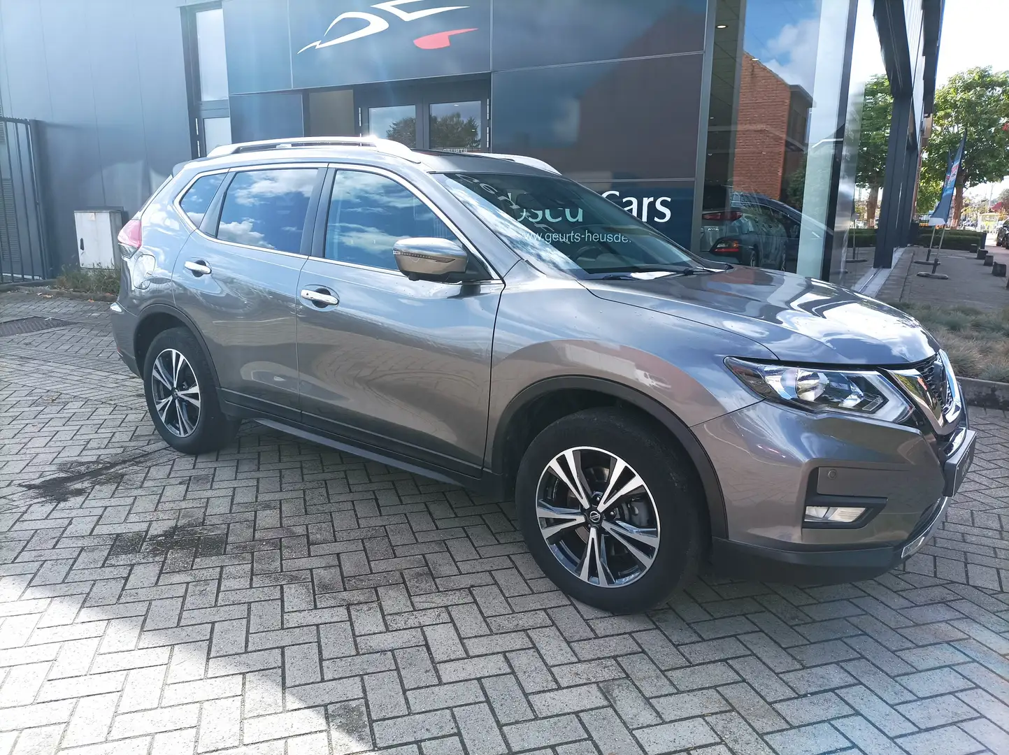 Nissan X-Trail X-Trail 1.7 dCi Xtronic N-TEC 7 plaatser Grijs - 1
