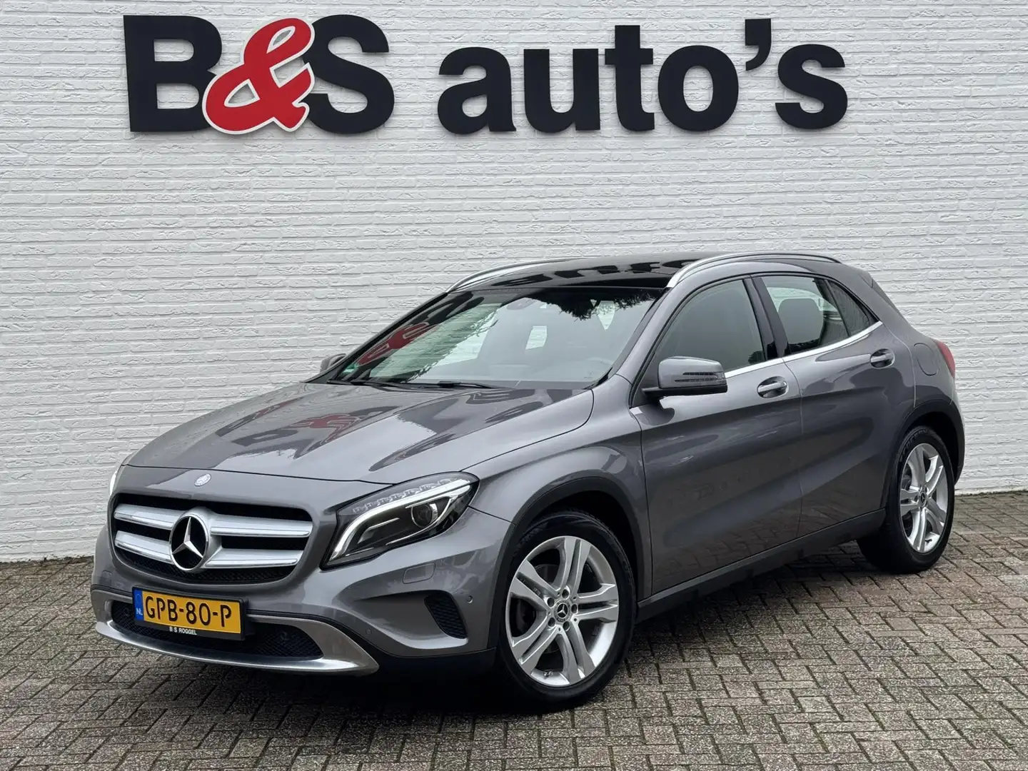 Mercedes-Benz GLA 200 Edition Panoramadak Automaat Cruise Control Trekha Grijs - 1
