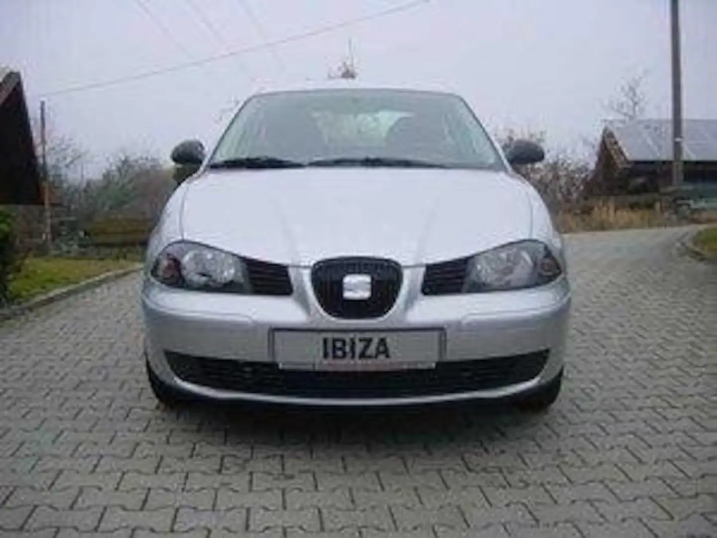 SEAT Ibiza 1.2 12V / 3 Türer srebrna - 1