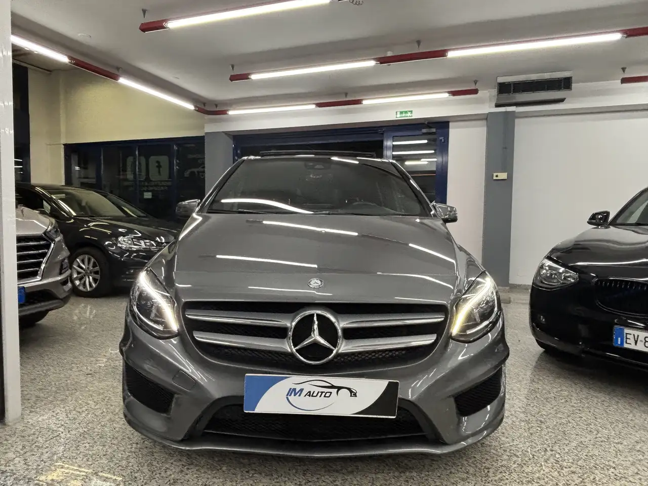 Mercedes-Benz B 180