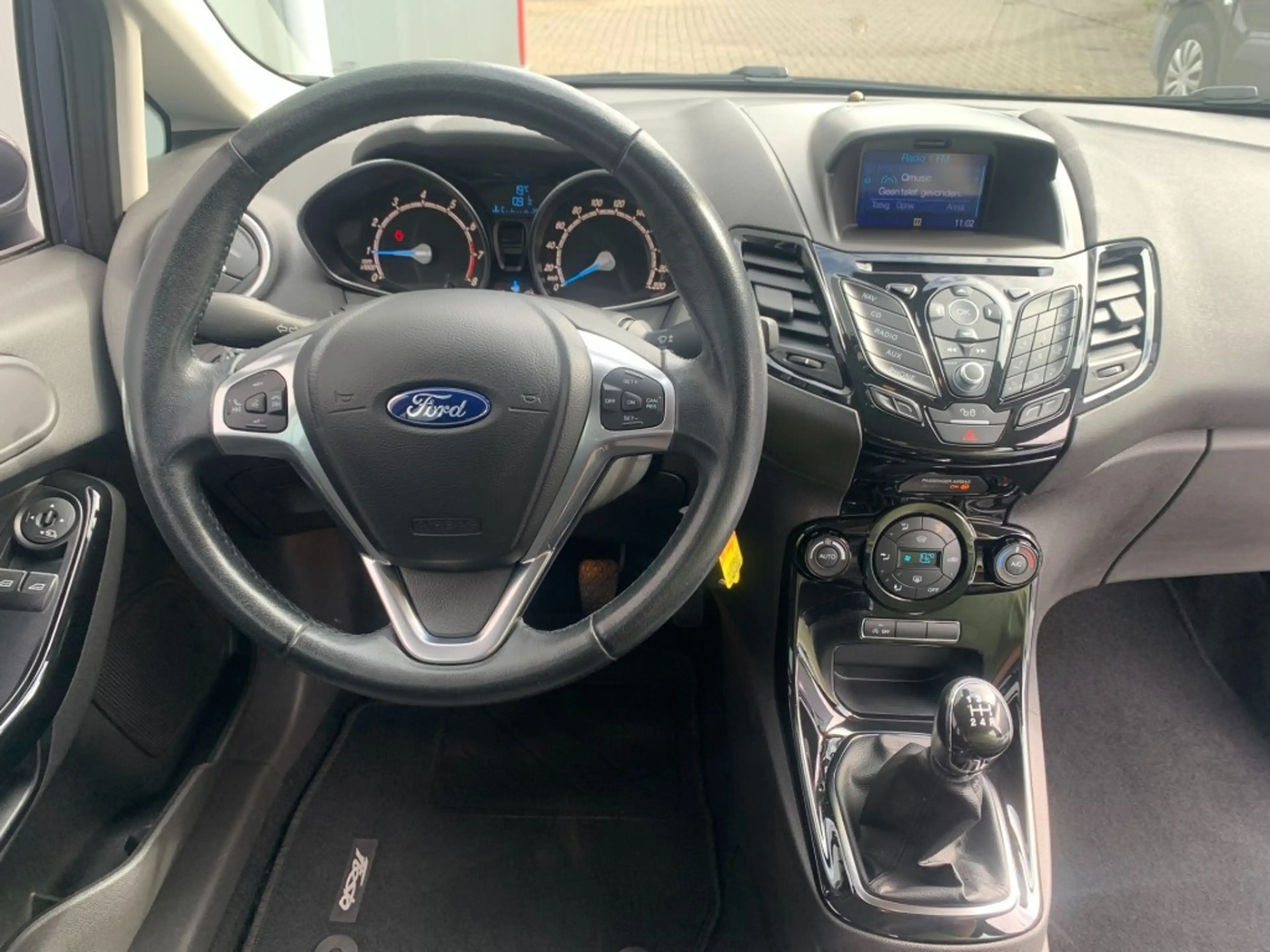 Ford Fiesta 1.0 EcoBoost Titanium met nw. distributie! — photo 15
