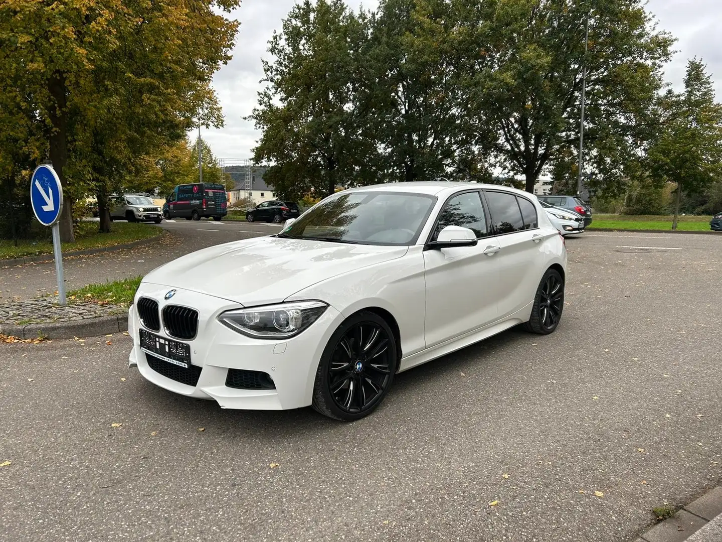 BMW 118 Sport-Paket M / M-Technic Weiß - 1