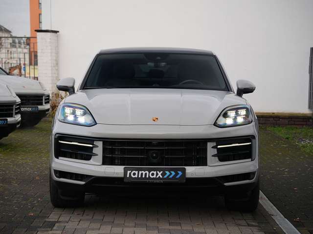 Porsche Cayenne E-Hybrid Coupé ACC-LUFTF-PANO-AHK-MATRIX-BOSE