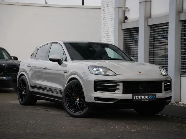 Porsche Cayenne E-Hybrid Coupé ACC-LUFTF-PANO-AHK-MATRIX-BOSE