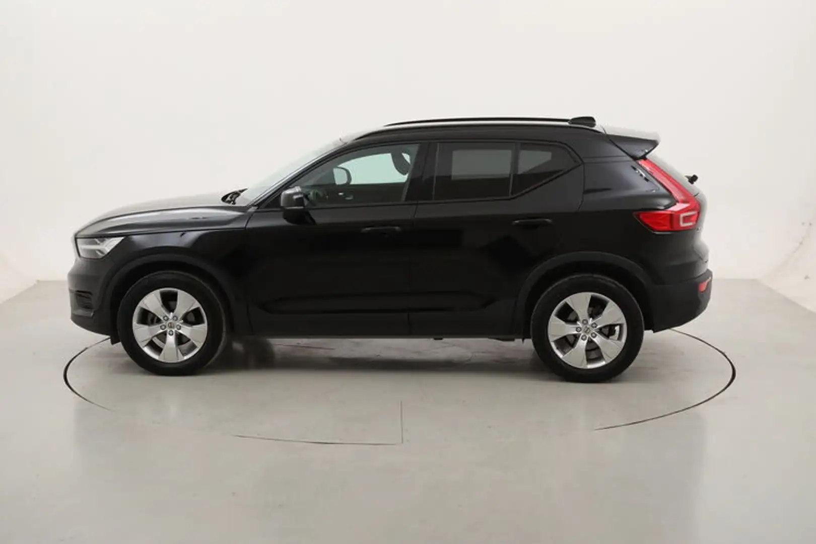 Volvo XC40 T2 Momentum Core 1.5 Benzina 129CV Nero - 2