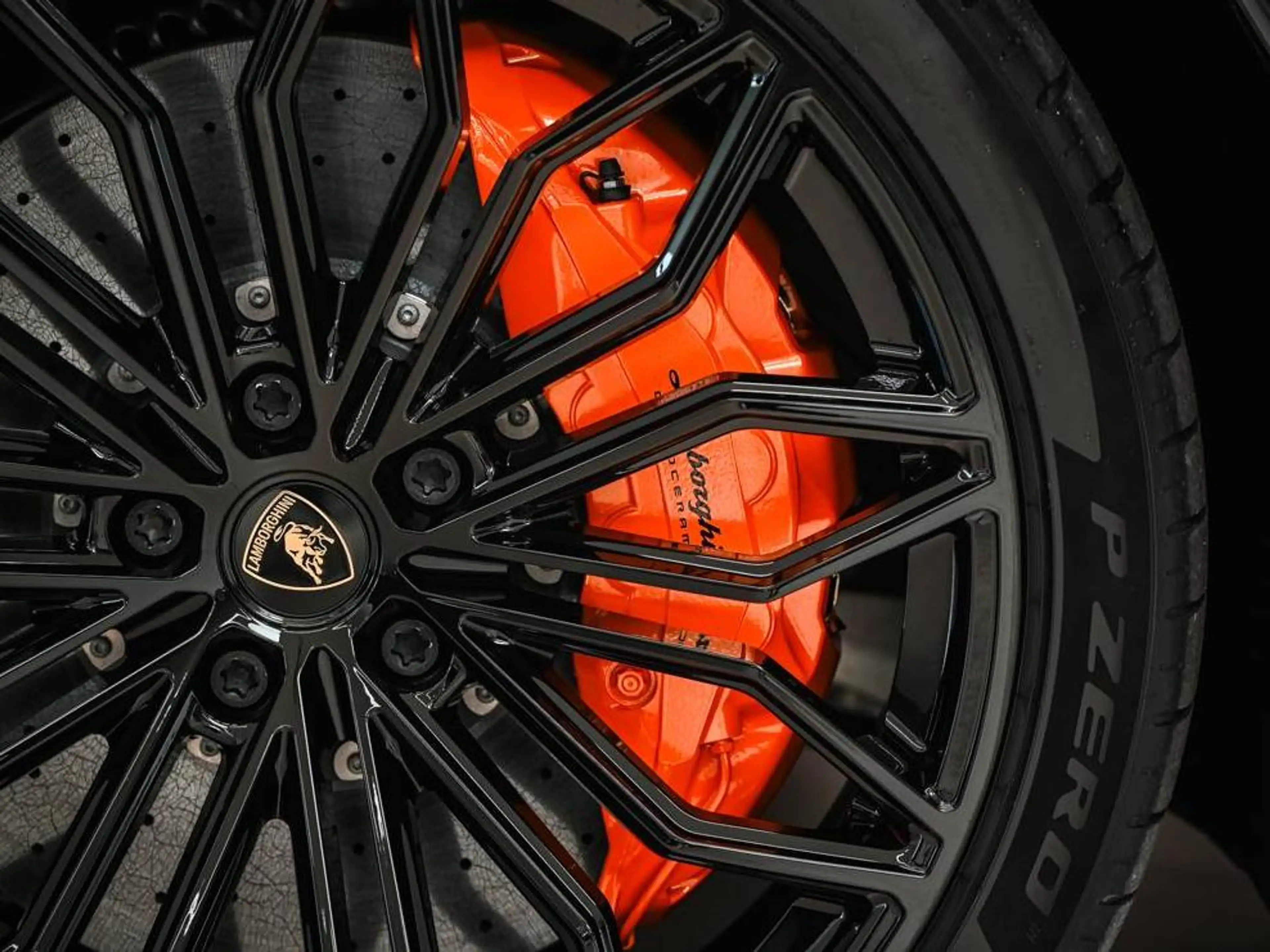 Lamborghini Urus Urus SE PHEV 4.0 BiTurbo V8 — photo 10