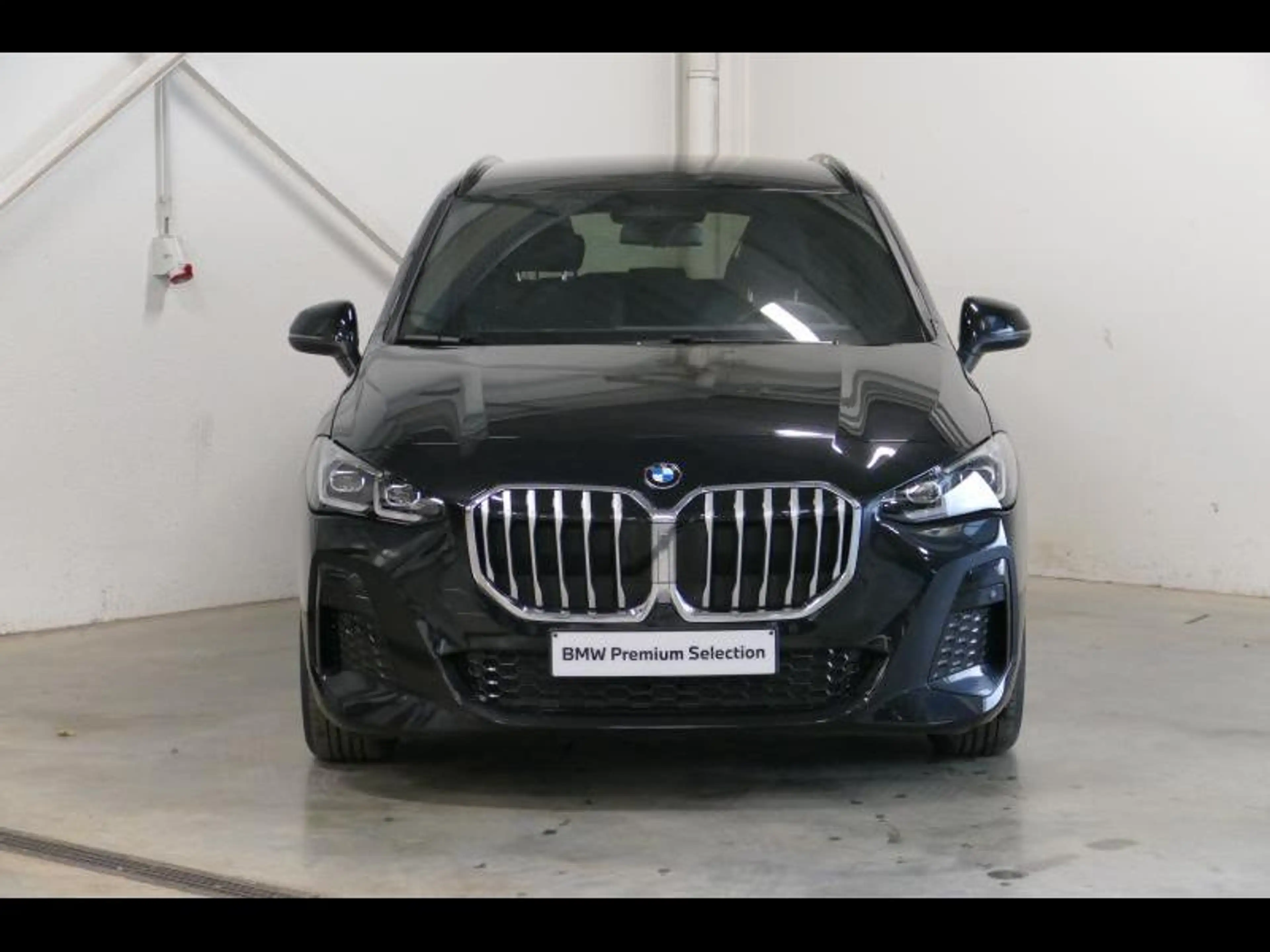 BMW 216 i — photo 2