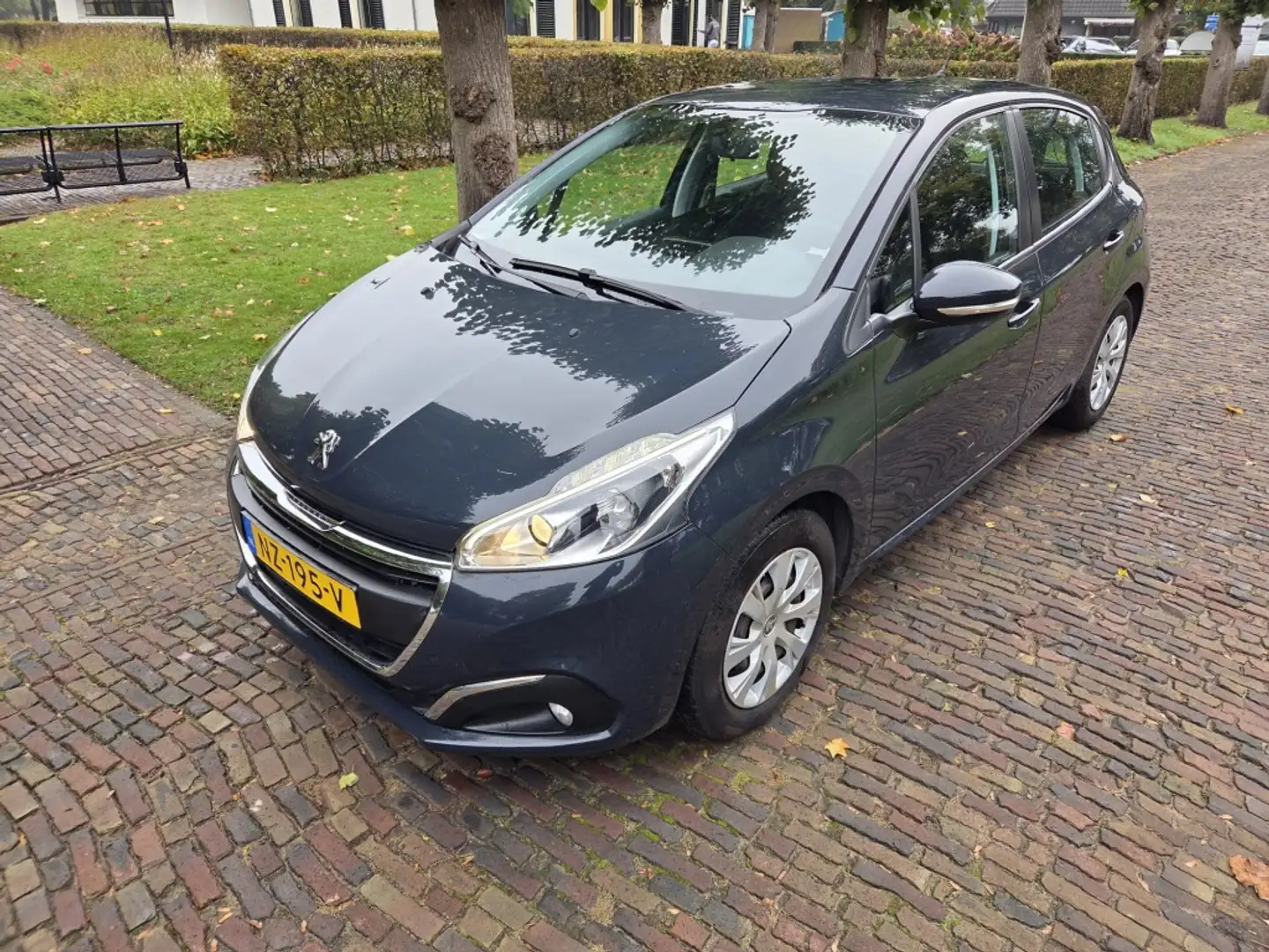 Peugeot 208 1.2 Pure Tech Blue Lion Gris - 1