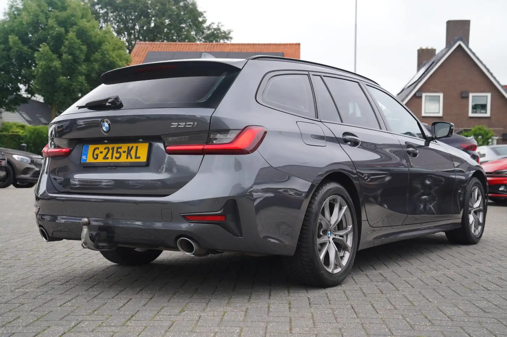 BMW 330 3-serie Touring 330i Executive Edition | Sportstoe Grijs - 2