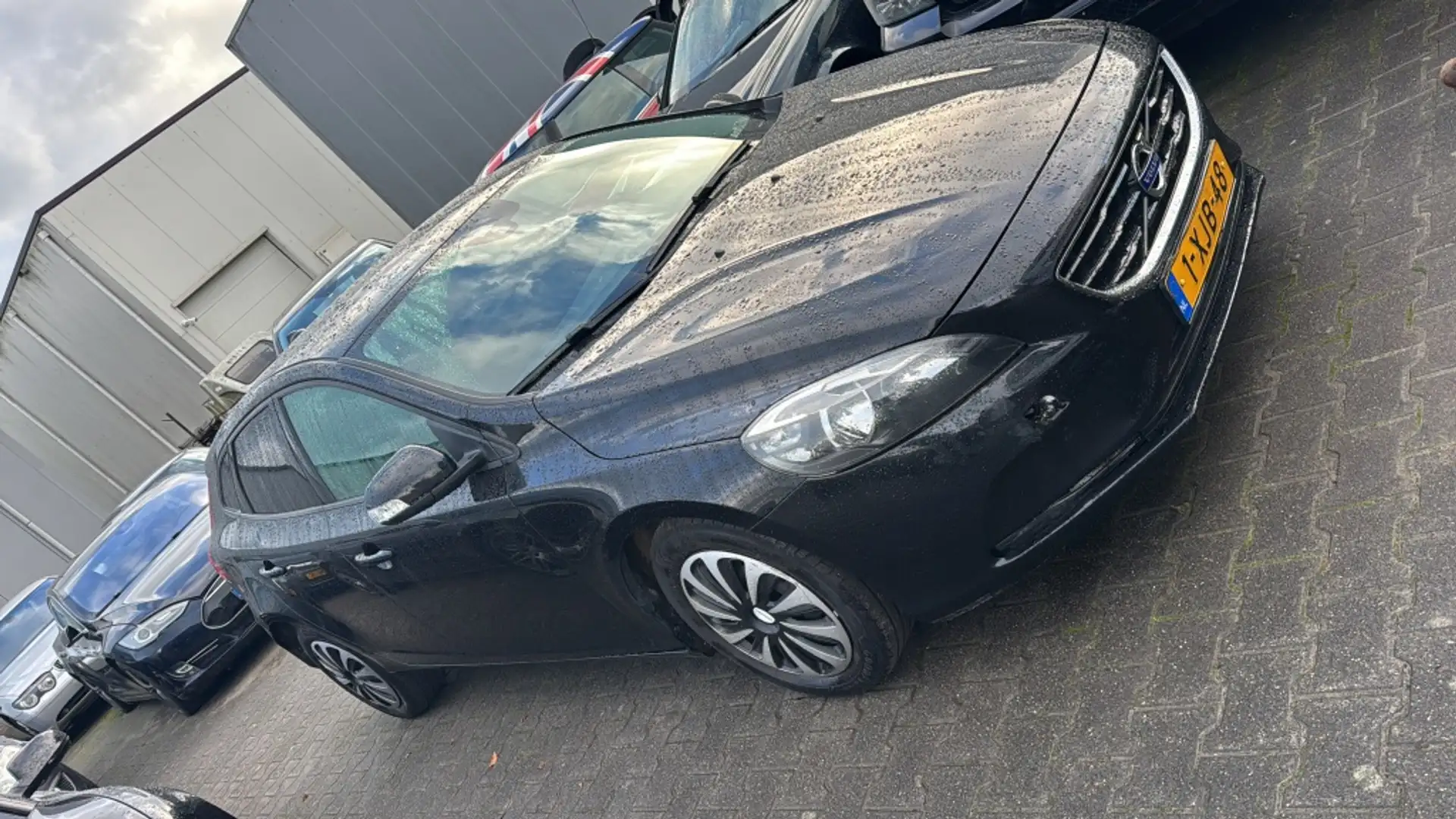 Volvo V40 2.0 D4 2014 Diesel Zwart Motorschade Export Schwarz - 1