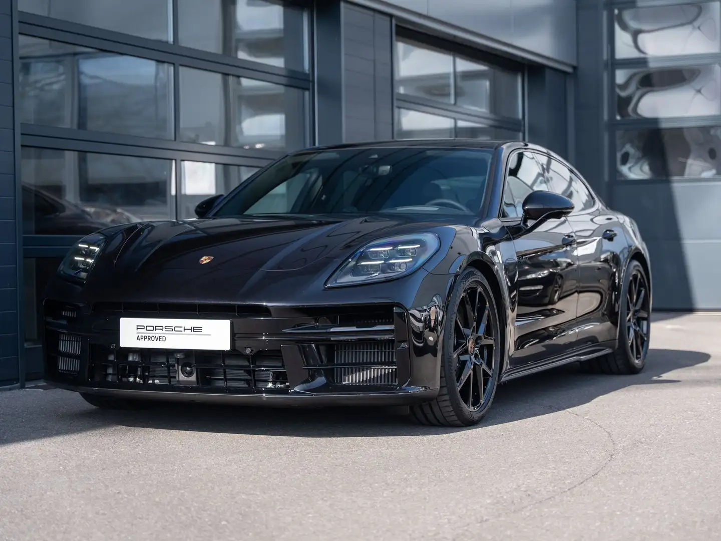 Porsche Panamera 4 E-Hybrid Schwarz - 1