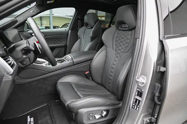 BMW X6 M view 12