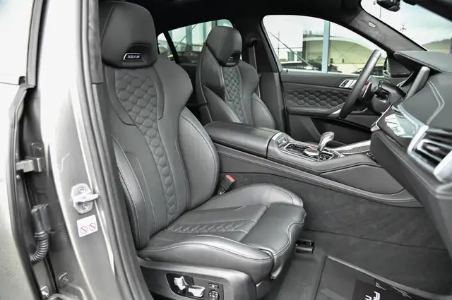 BMW X6 M view 13