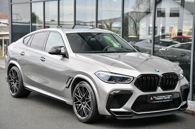 BMW X6 M view 3