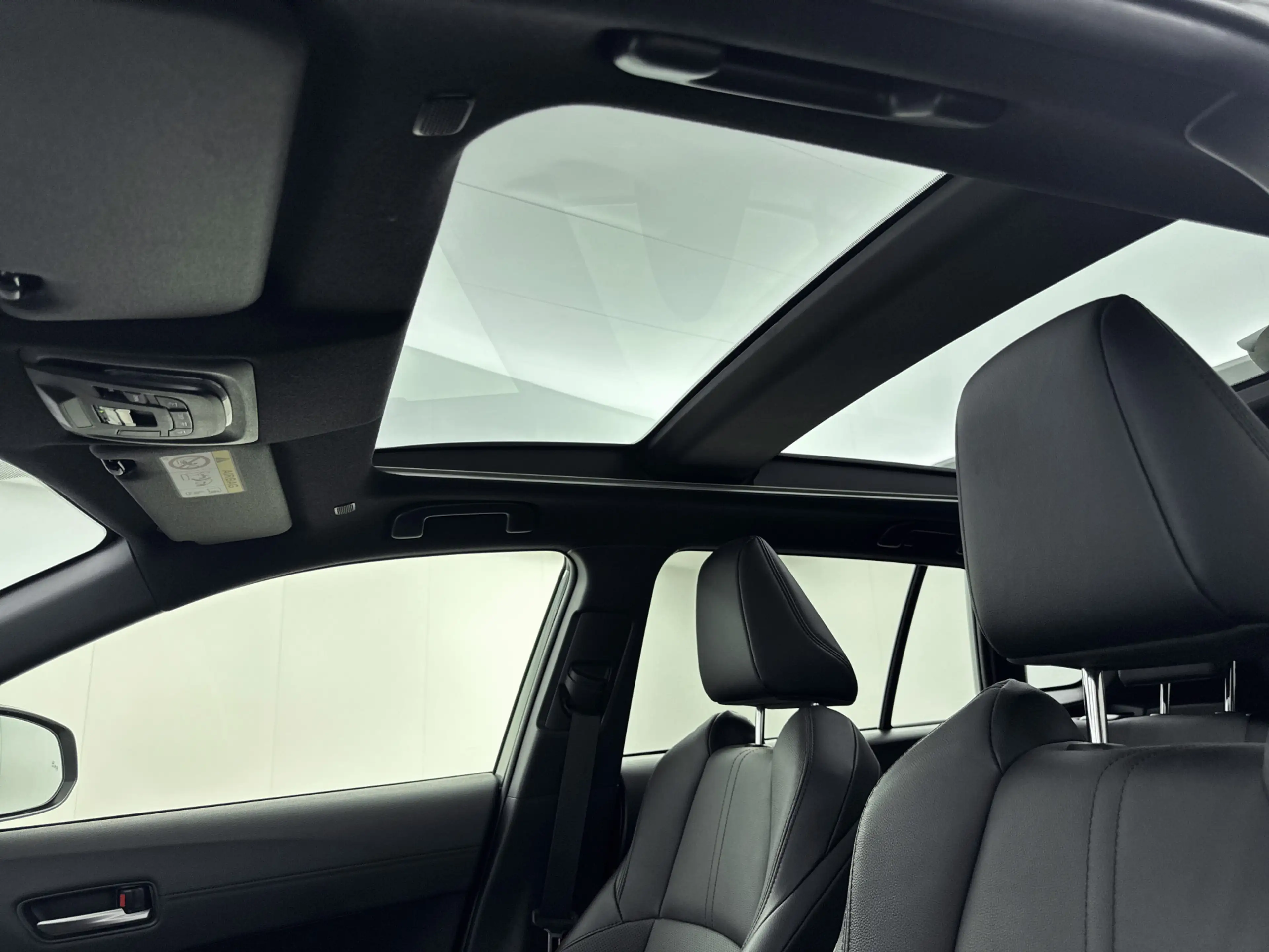 Toyota Corolla Cross Hybrid 200 Executive VOL! | Pano | JBL | Blindspot — photo 6