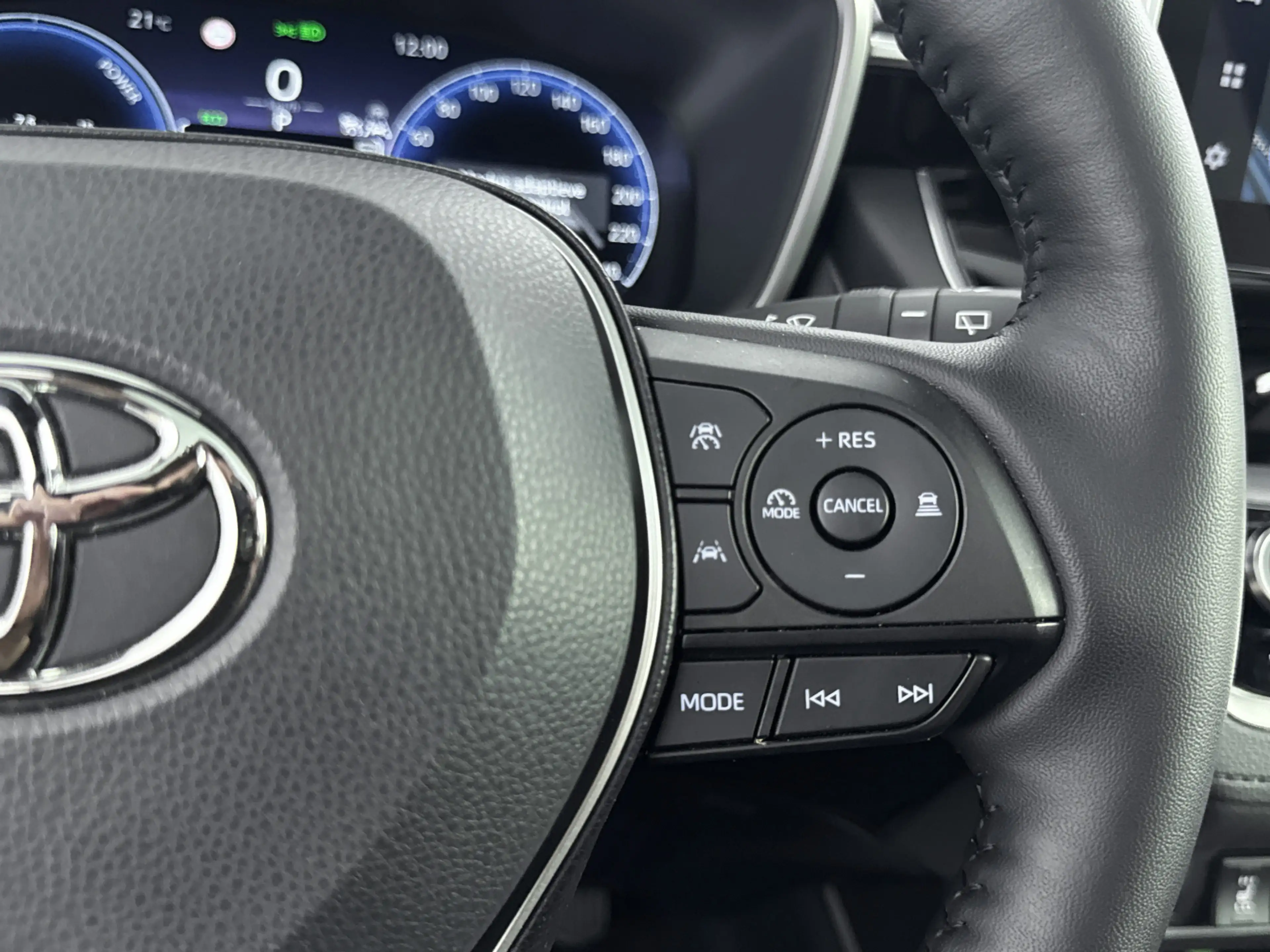 Toyota Corolla Cross Hybrid 200 Executive VOL! | Pano | JBL | Blindspot — photo 13