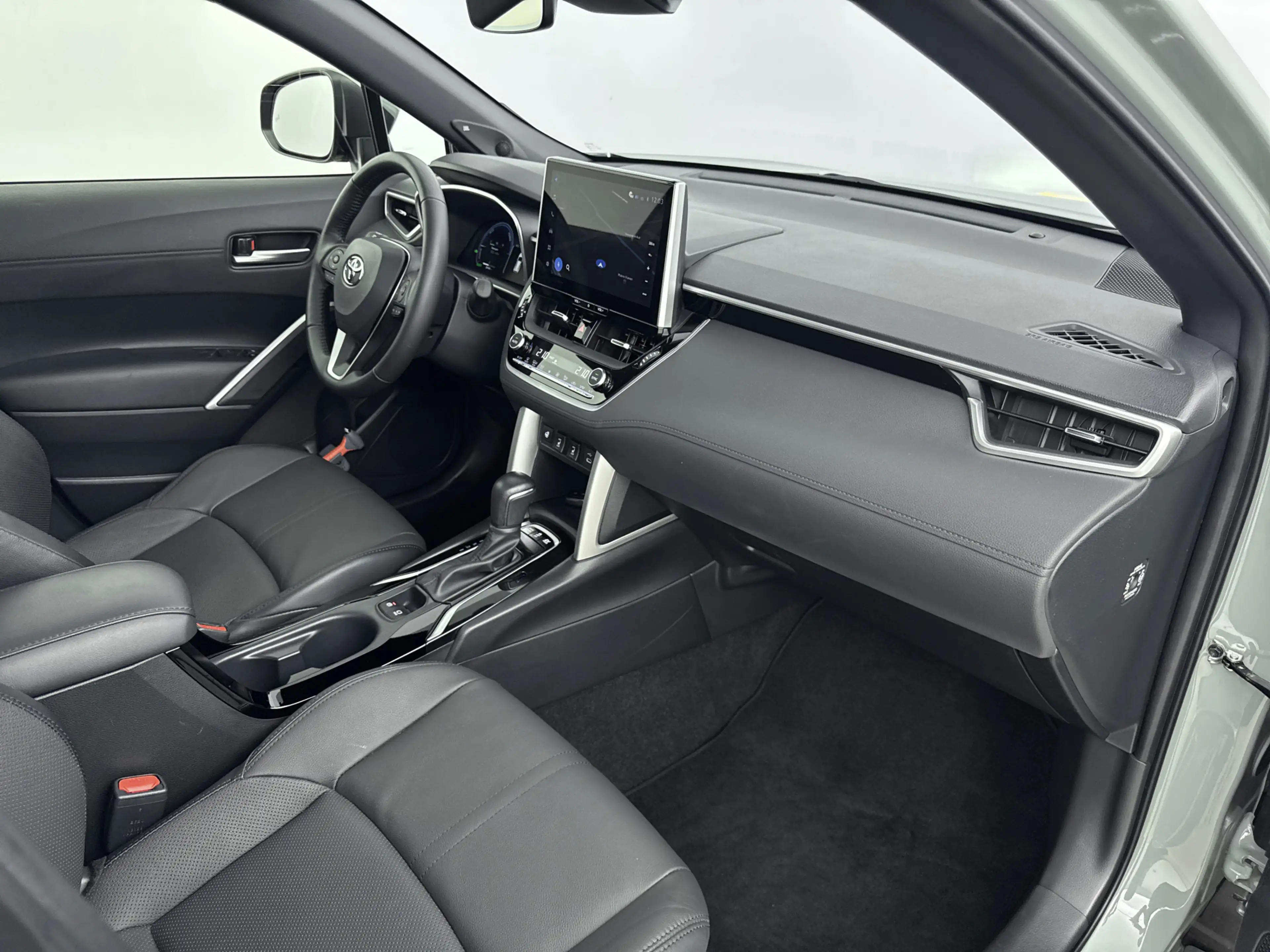 Toyota Corolla Cross Hybrid 200 Executive VOL! | Pano | JBL | Blindspot — photo 15