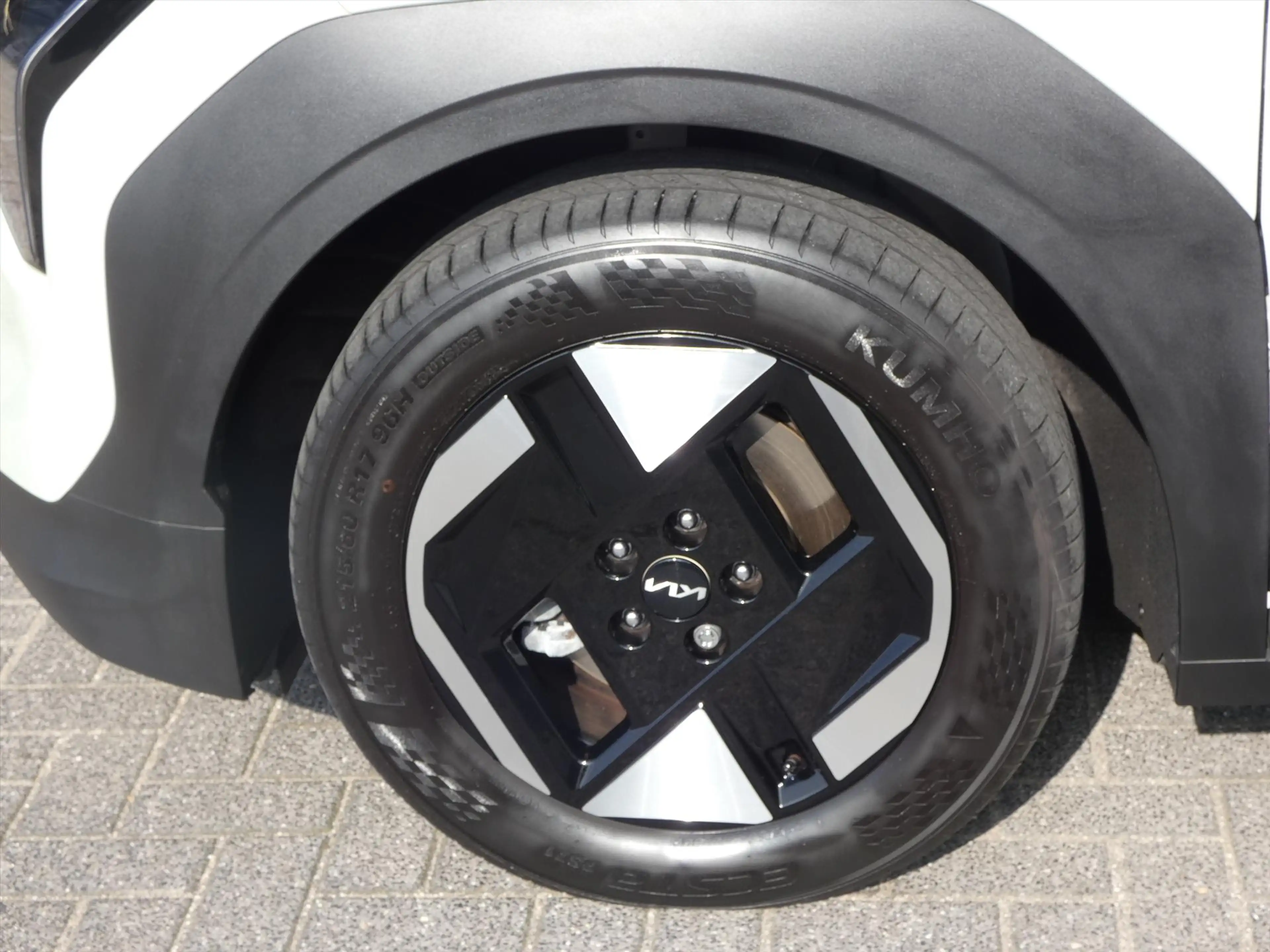 Kia EV3 58,3 kWh 204pk Plus — photo 24
