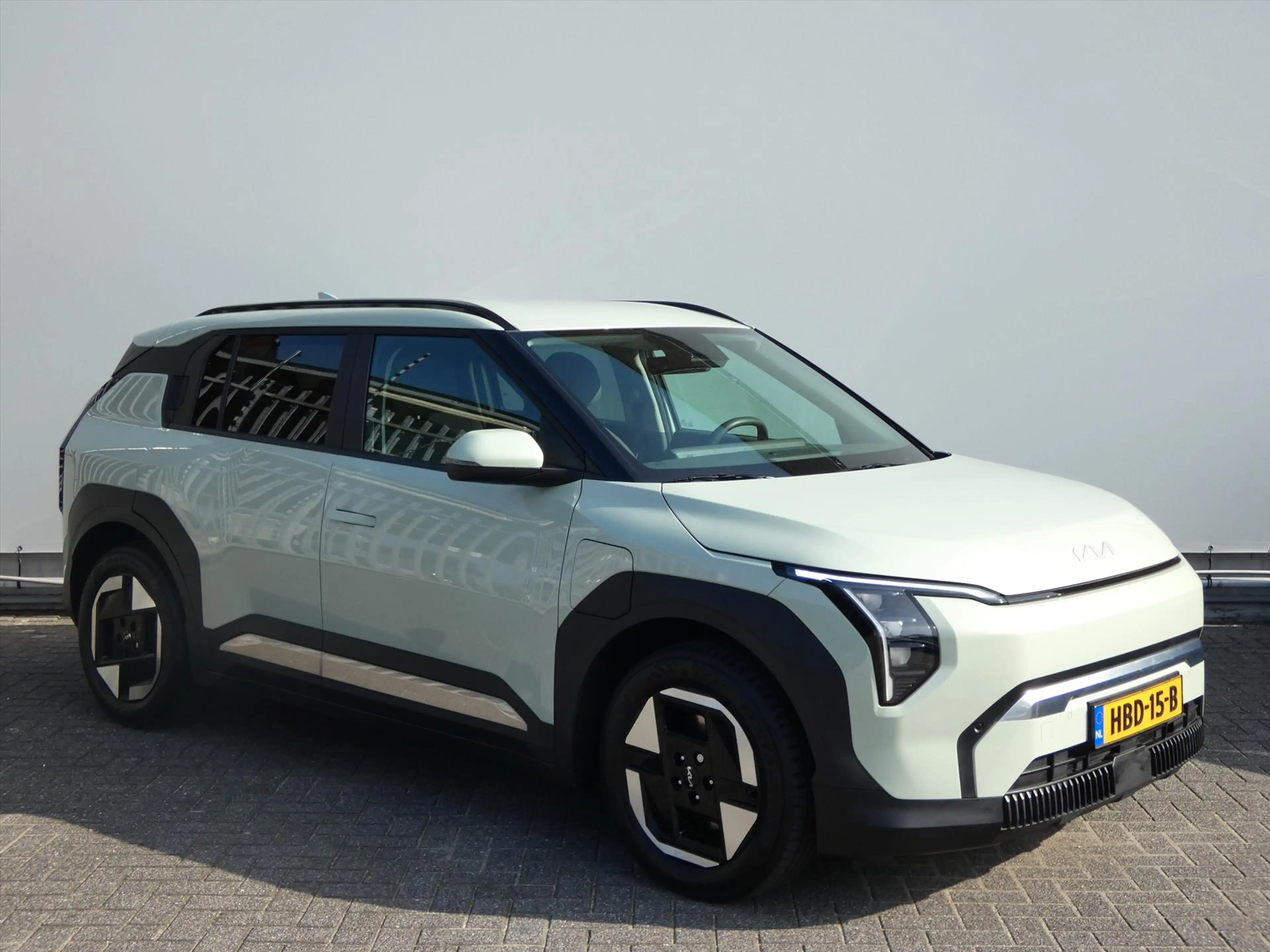 Kia EV3 58,3 kWh 204pk Plus — photo 3