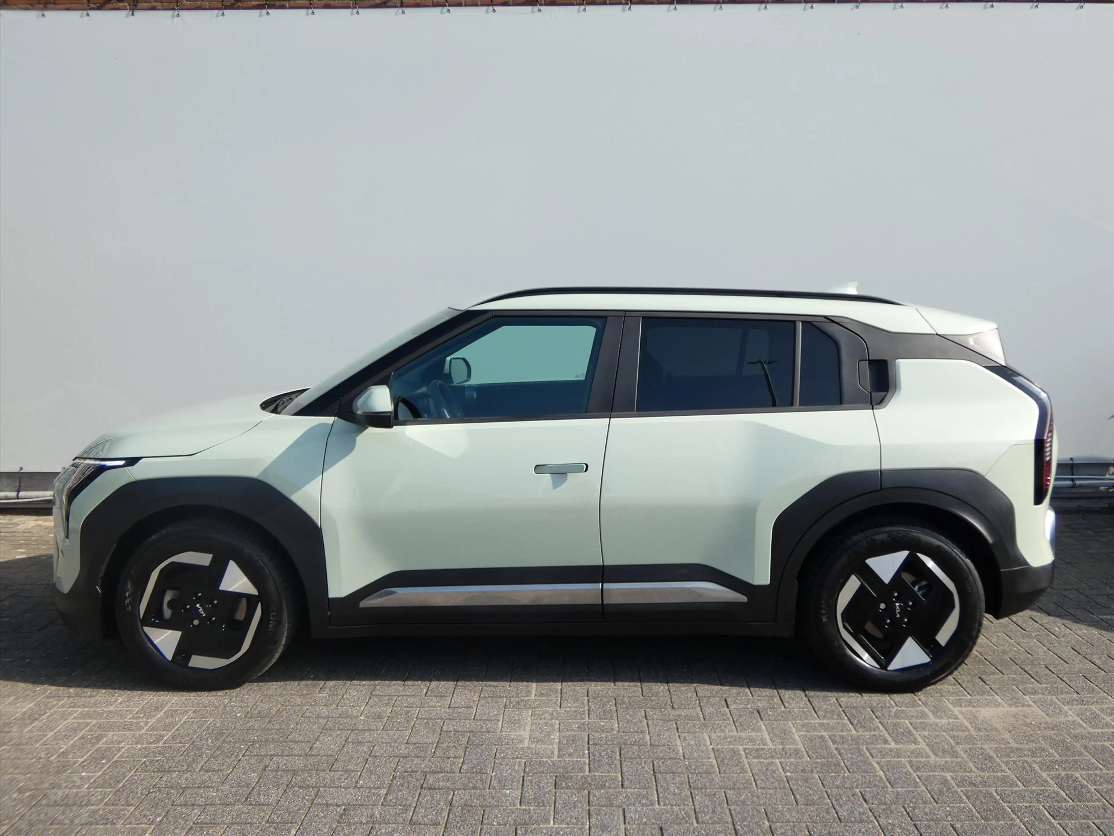 Kia EV3 58,3 kWh 204pk Plus — photo 8