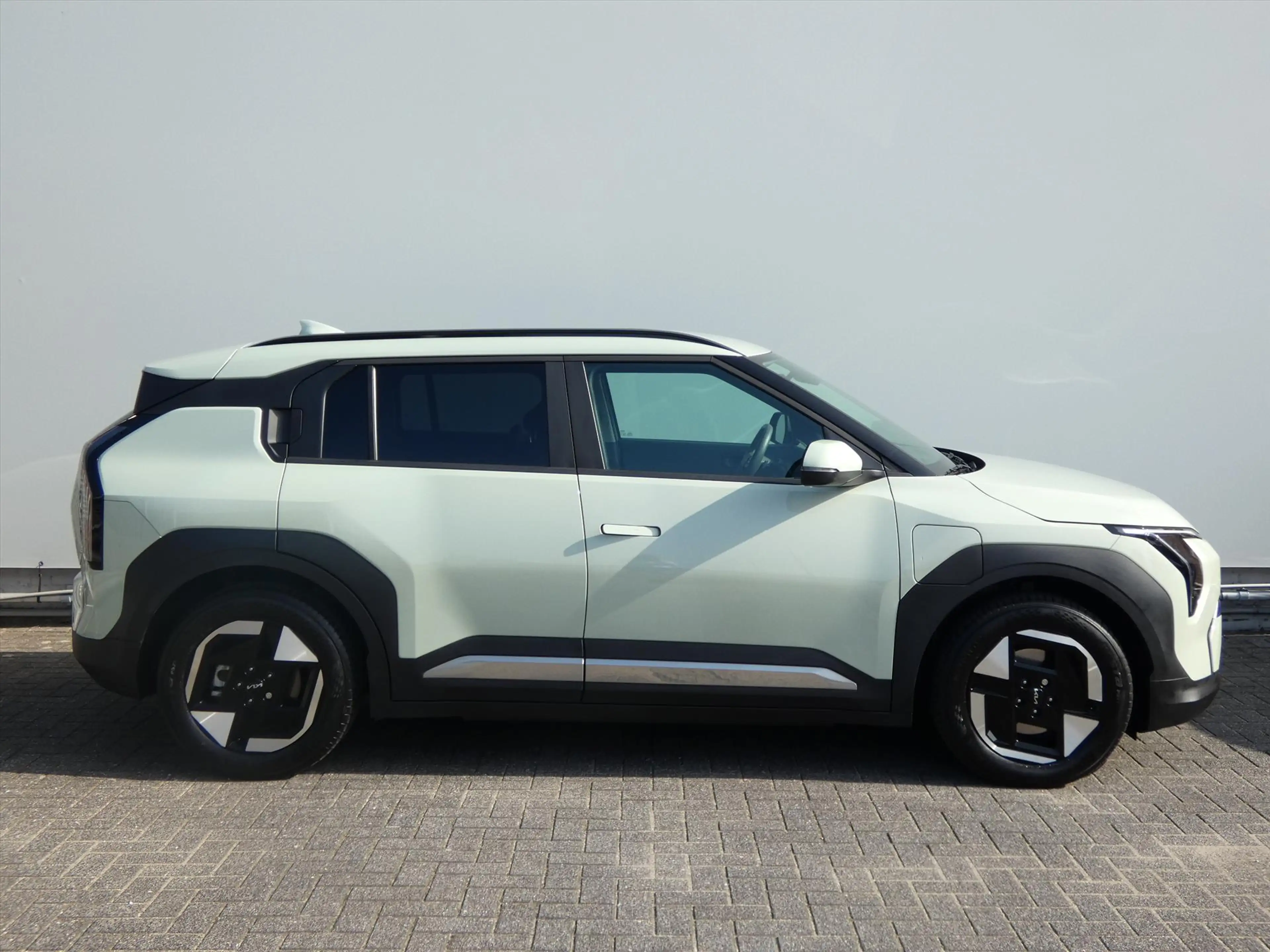 Kia EV3 58,3 kWh 204pk Plus — photo 4