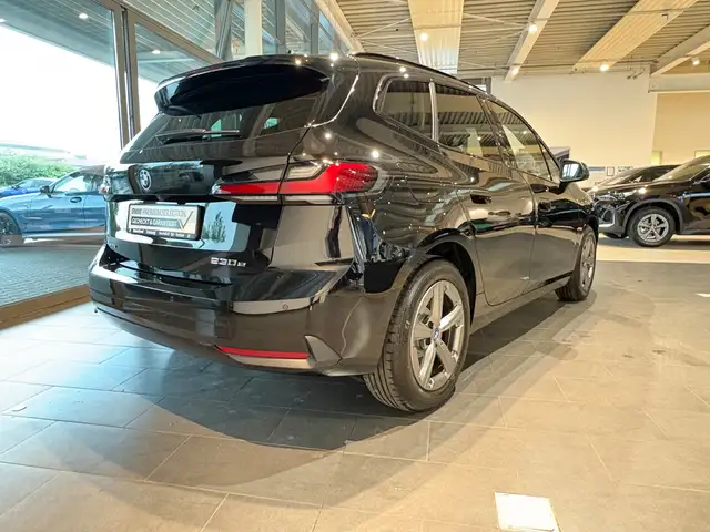 BMW 2 Series view 6
