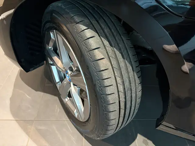 BMW 2 Series view 3