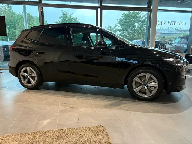 BMW 2 Series view 8