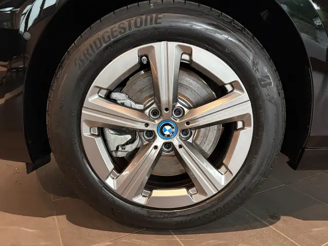 BMW 2 Series view 10