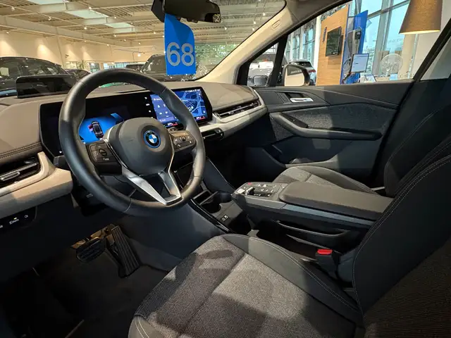 BMW 2 Series view 13