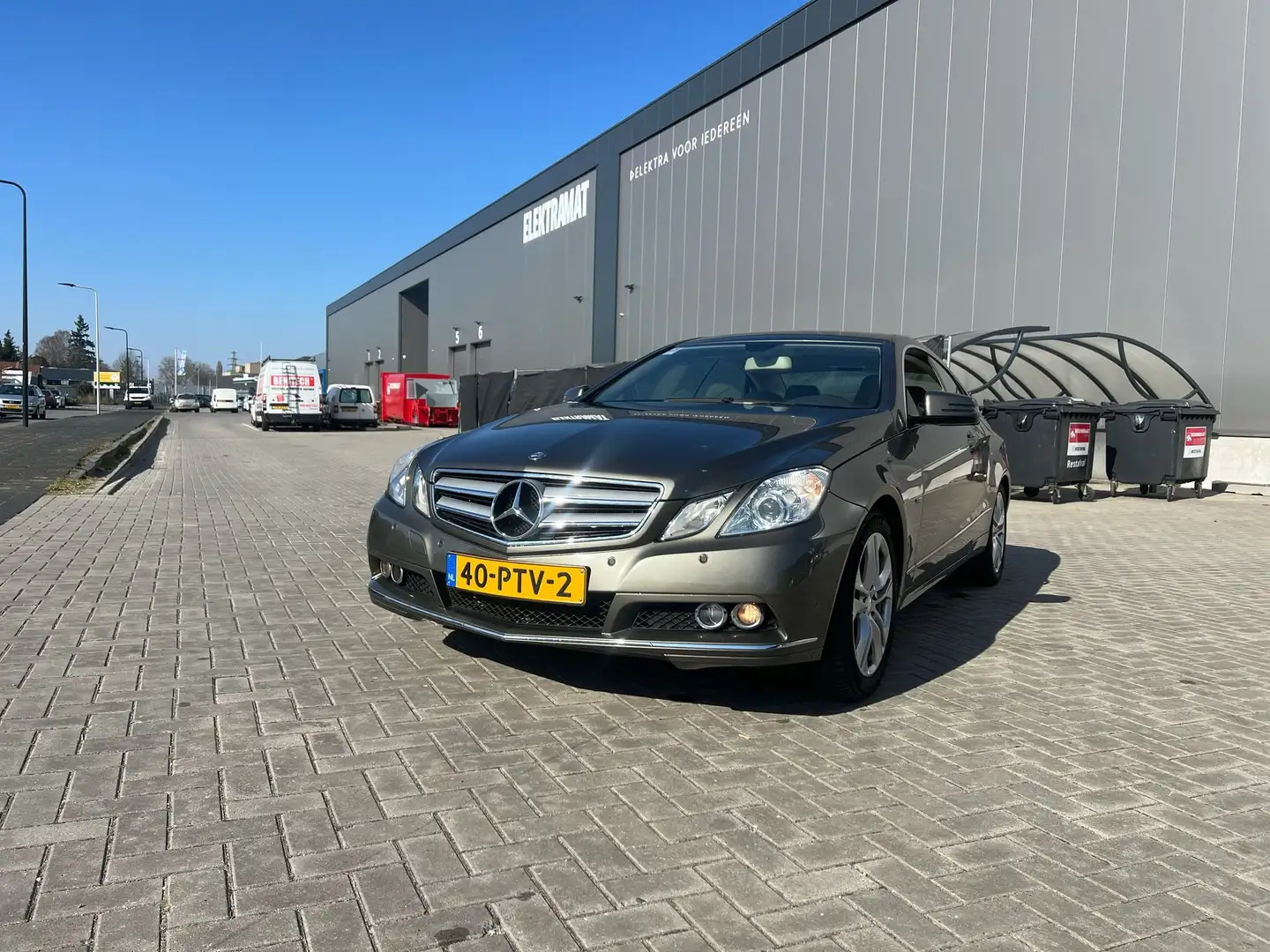 Mercedes-Benz E 200 E 200 Elegance Beige - 1
