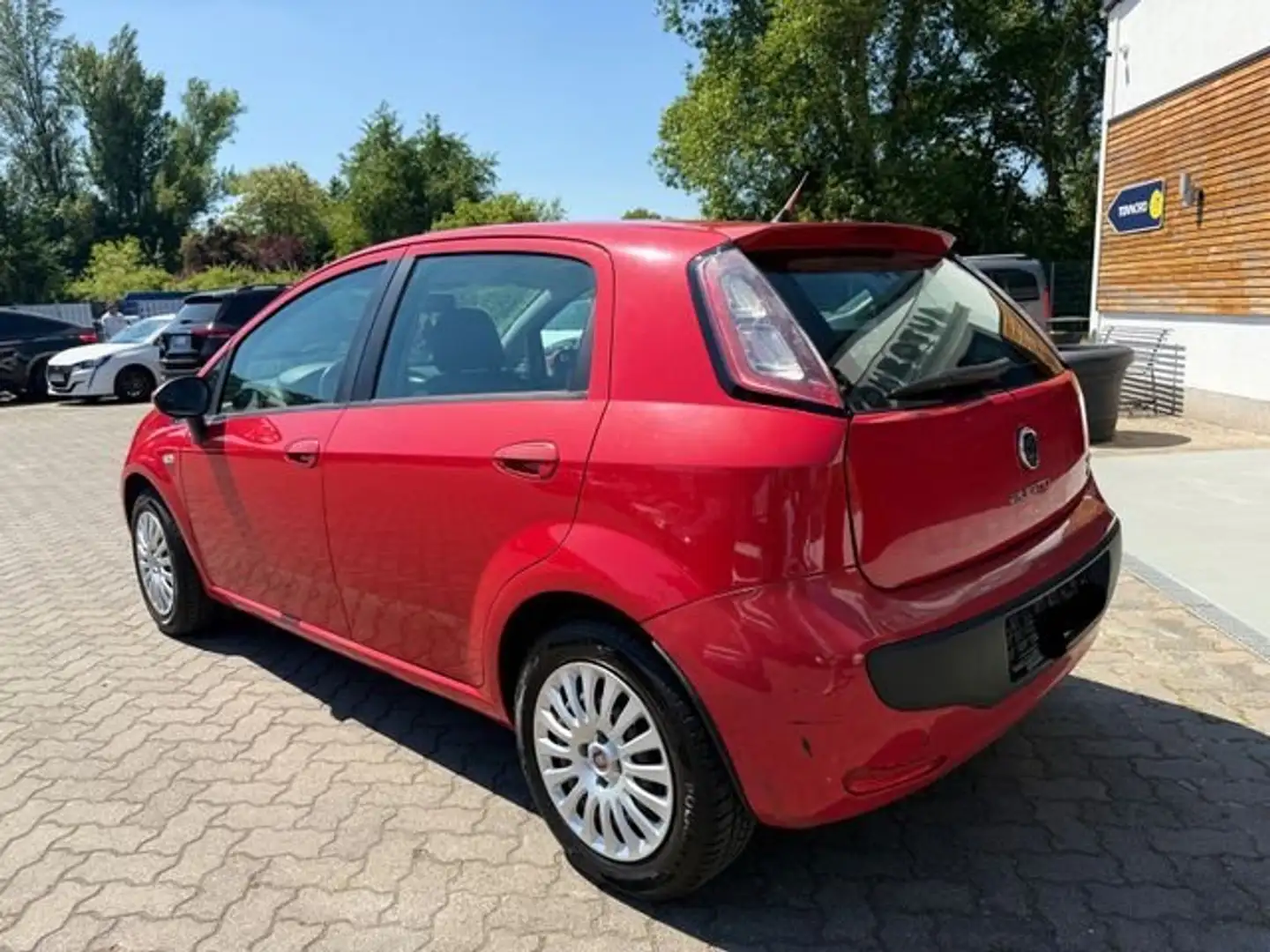 Fiat Punto Evo PUNTO EVO 1.4 8V 77 S Rouge - 2