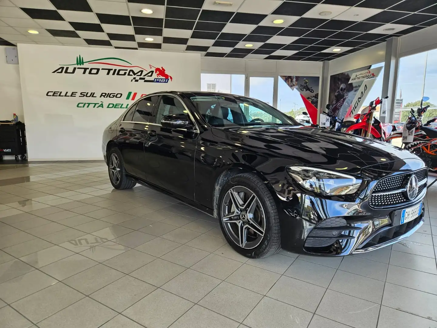 Mercedes-Benz E 300 Classe E - W213 Berlina de phev (eq-power) 4matic Schwarz - 2