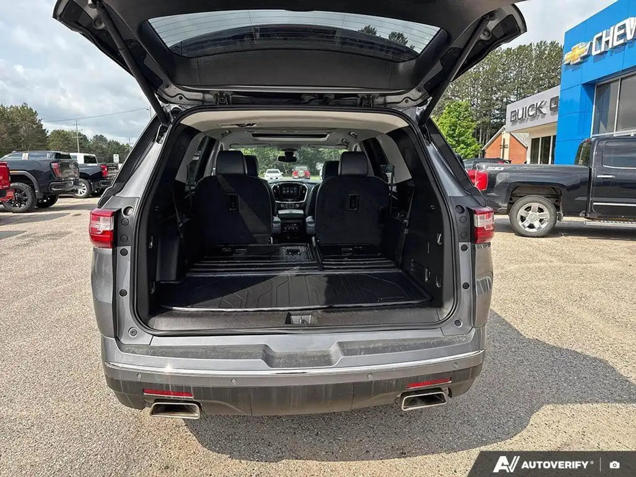 Chevrolet Traverse снимка Chevrolet Traverse