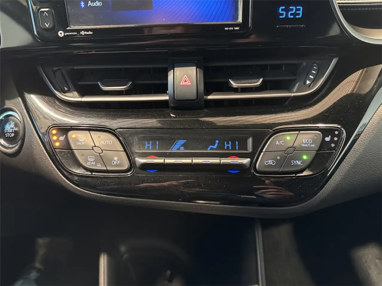 Toyota C-HR снимка Toyota C-HR