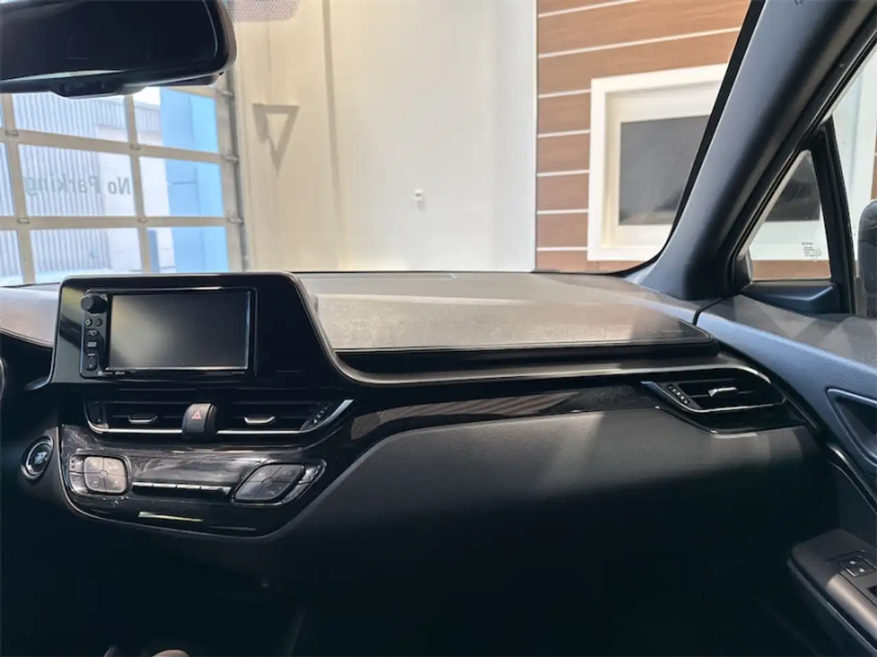 Toyota C-HR снимка Toyota C-HR