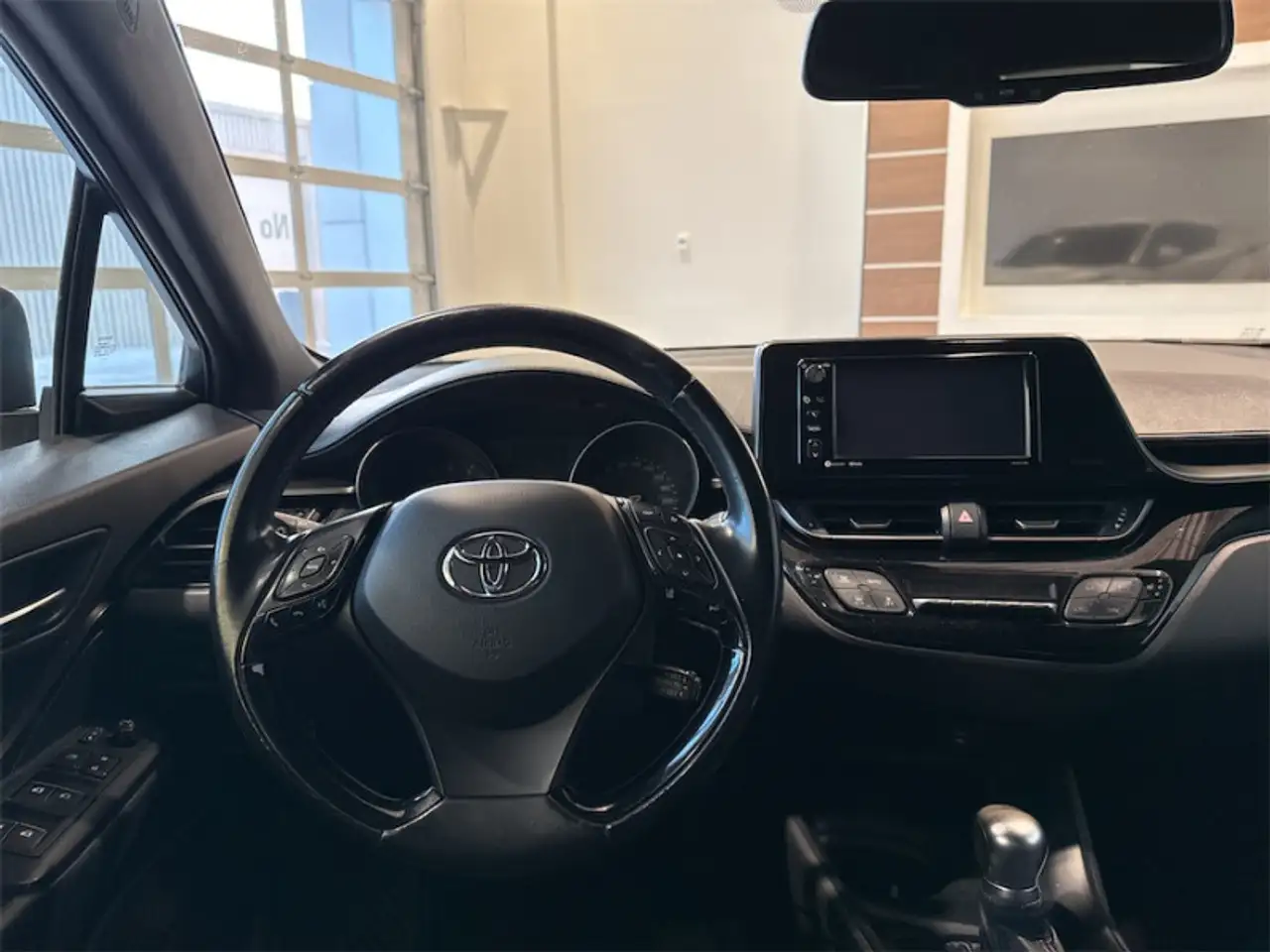 Toyota C-HR снимка Toyota C-HR
