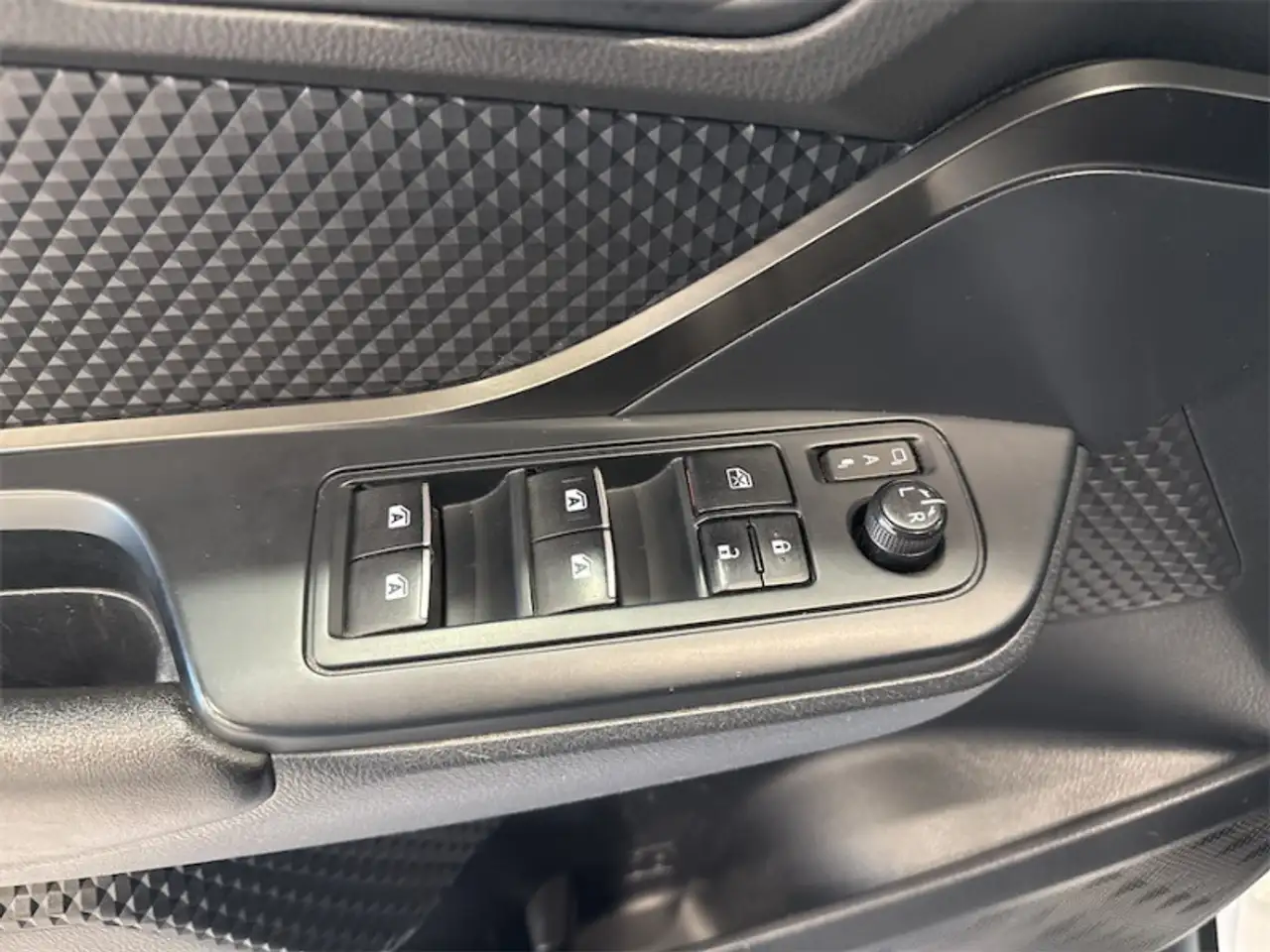 Toyota C-HR снимка Toyota C-HR
