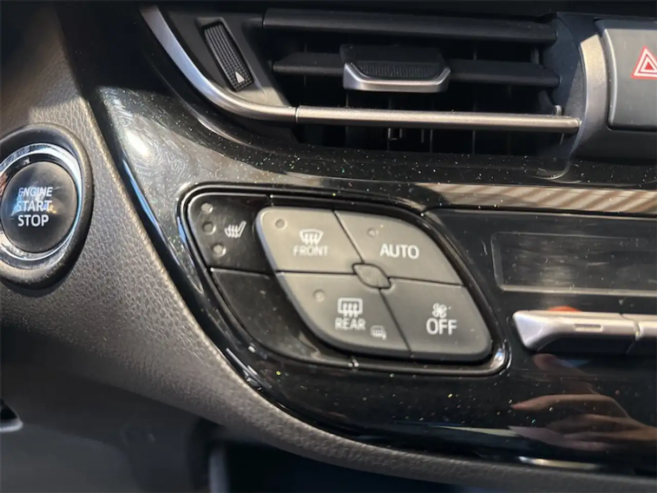 Toyota C-HR снимка Toyota C-HR