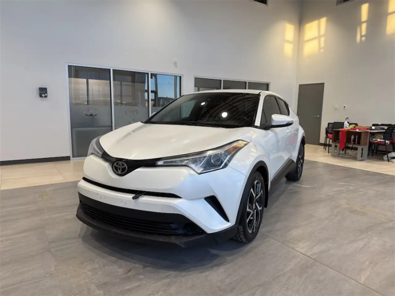 Toyota C-HR снимка Toyota C-HR