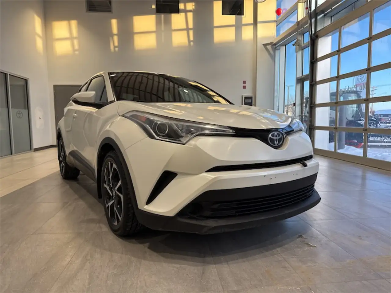 Toyota C-HR снимка Toyota C-HR
