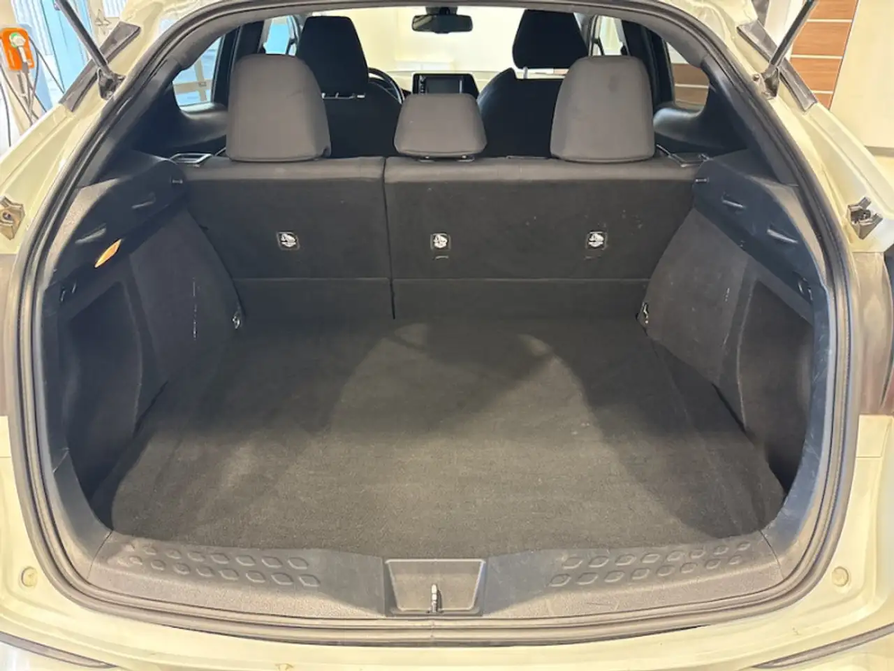 Toyota C-HR снимка Toyota C-HR