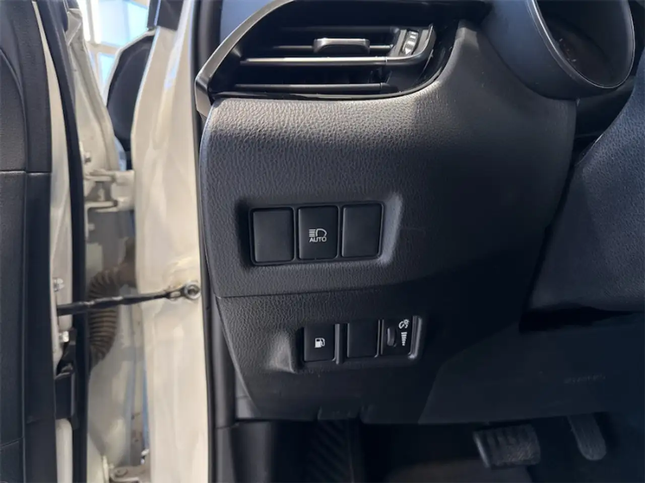 Toyota C-HR снимка Toyota C-HR