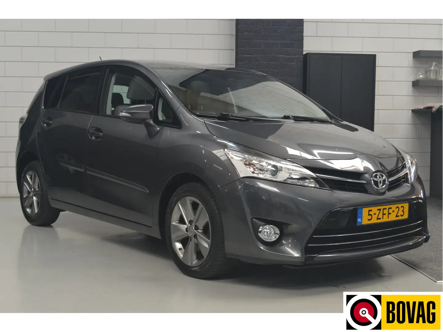 Toyota Verso 1.8 VVT-i Dynamic Business 7persoons // 127.000 km Grey - 1