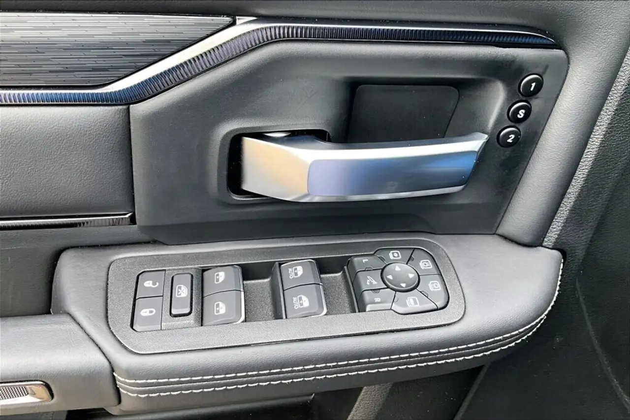 RAM 2500 снимка RAM 2500