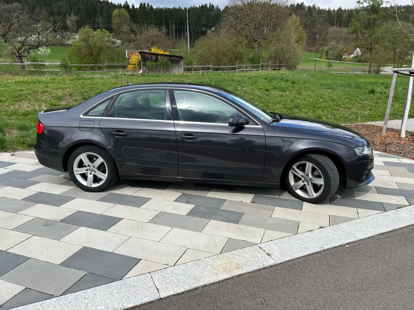 Audi A4 B8 quattro 2.0 TFSI sehr gepflegt Grijs - 2