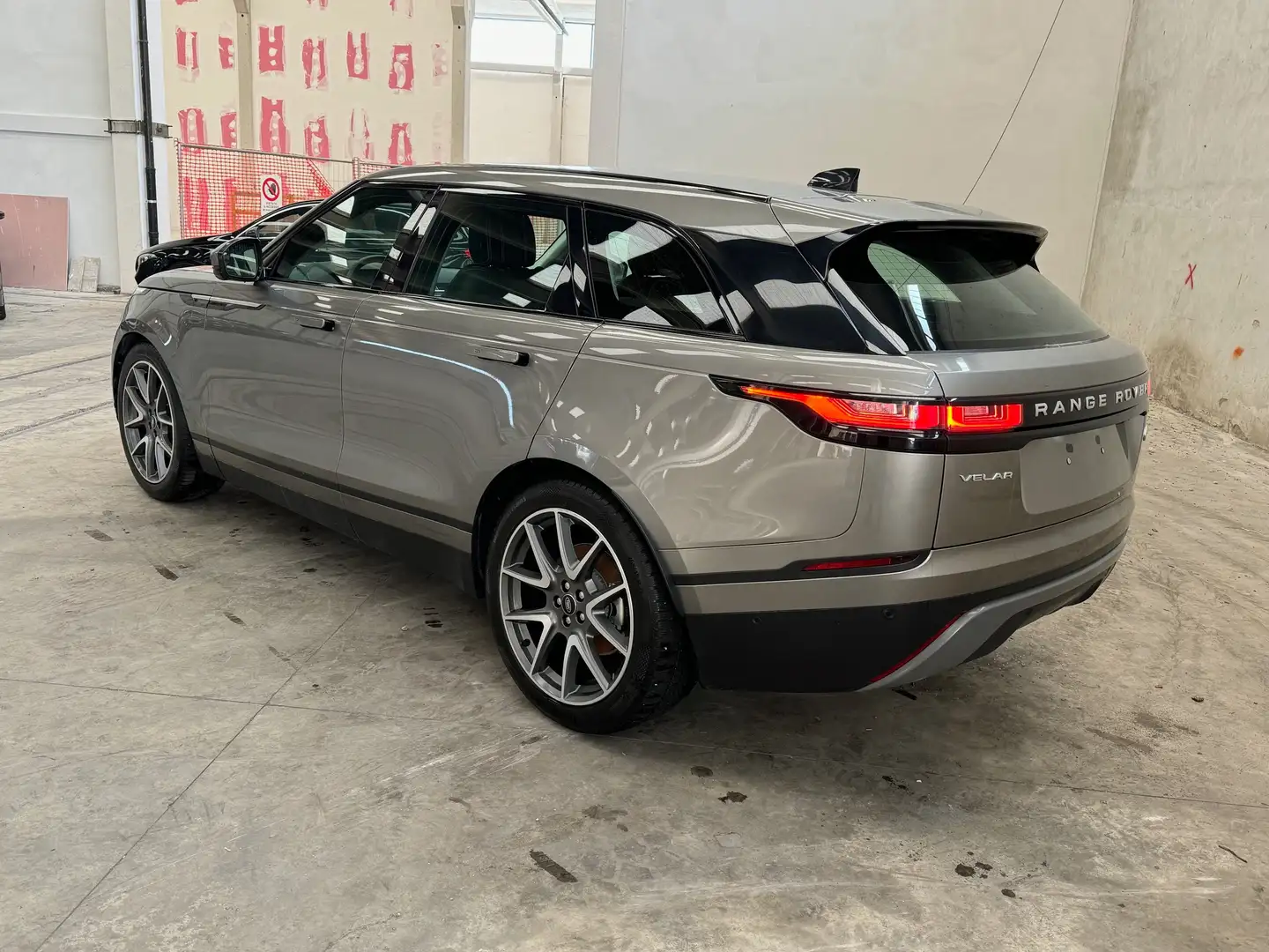 Land Rover Range Rover Velar D200 AWD SE *RESTYLING*LEGGERMENTE ALLUVIONATA* Argento - 2