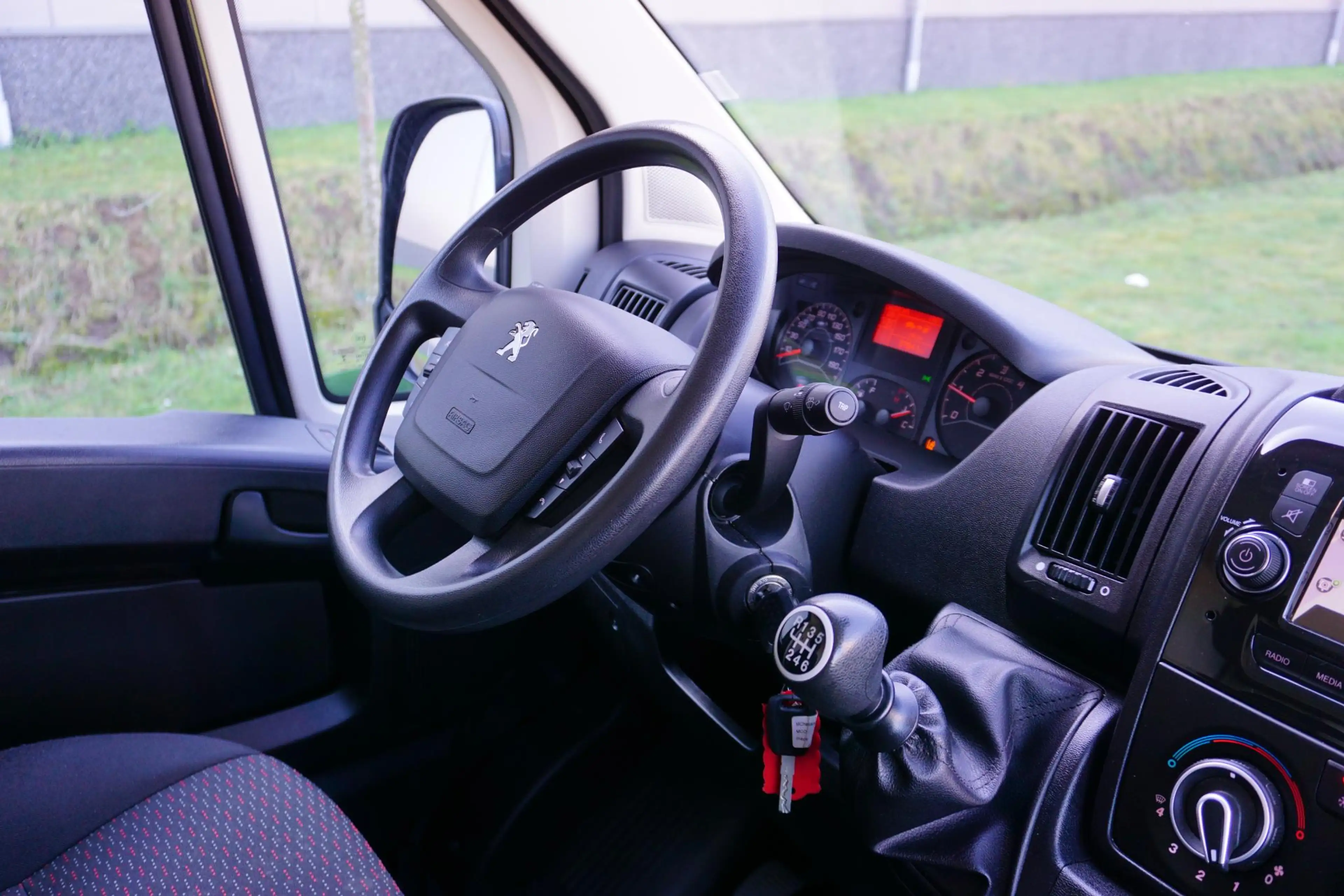 Peugeot Boxer 335 2.2 BlueHDi 140 L3H2 Premium in Topstaat |1e e — photo 11
