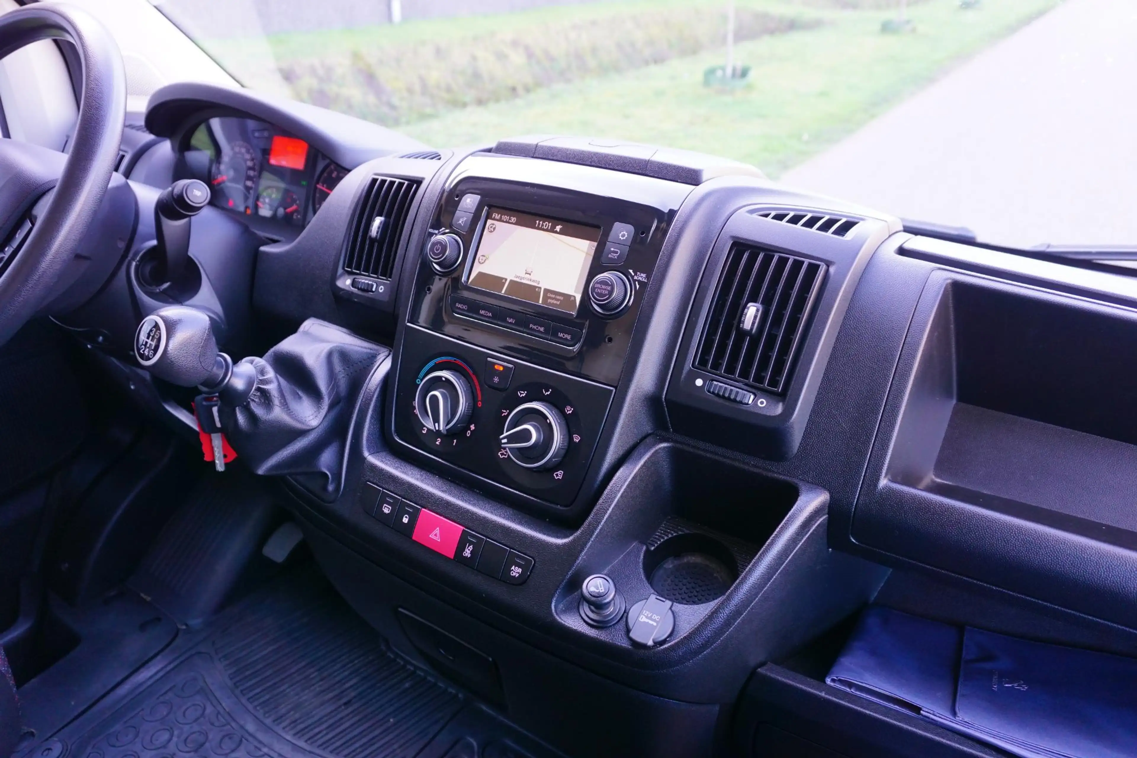 Peugeot Boxer 335 2.2 BlueHDi 140 L3H2 Premium in Topstaat |1e e — photo 12