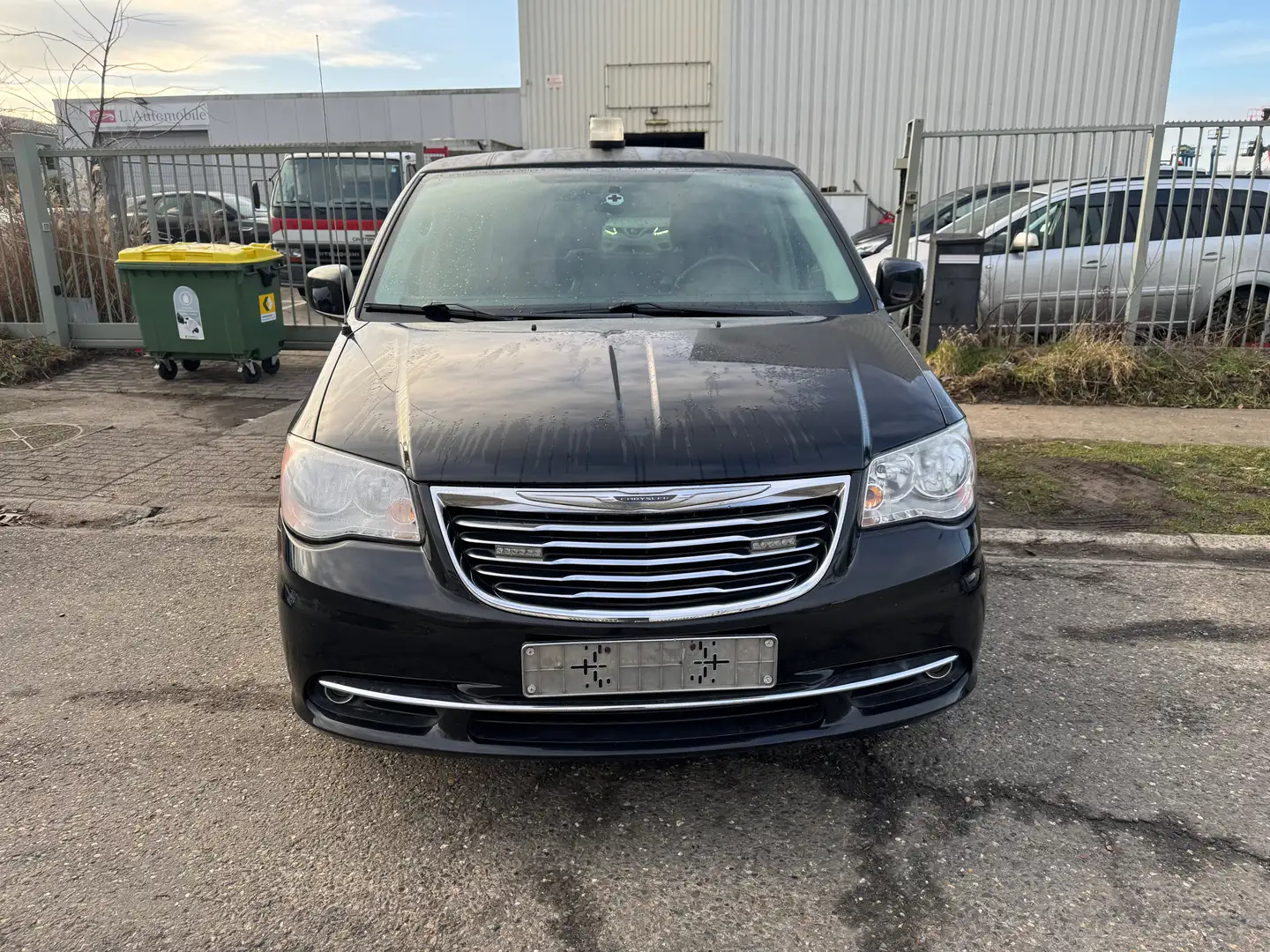 Chrysler Town & Country Corbillard Schwarz - 2